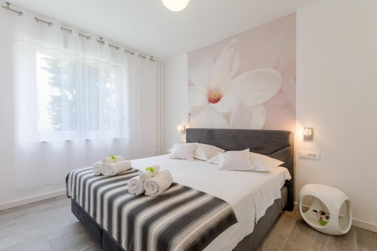 Apartments Niro Split Exterior photo